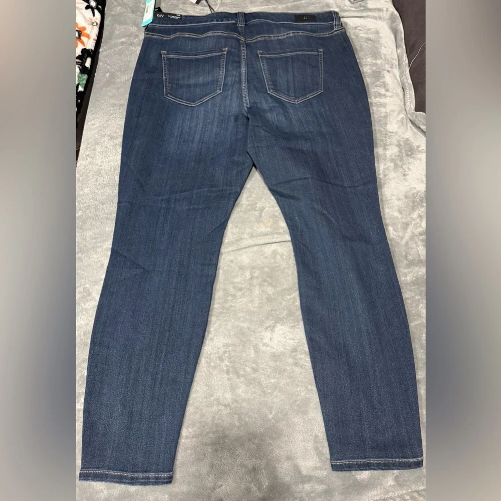 ~NWT Liverpool High Rise Ankle Skinny Jeans